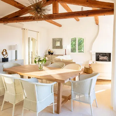 Marguerite Mit Eigenem Garten Und Terrasse By Interhome Semesterbostad Saint-Tropez